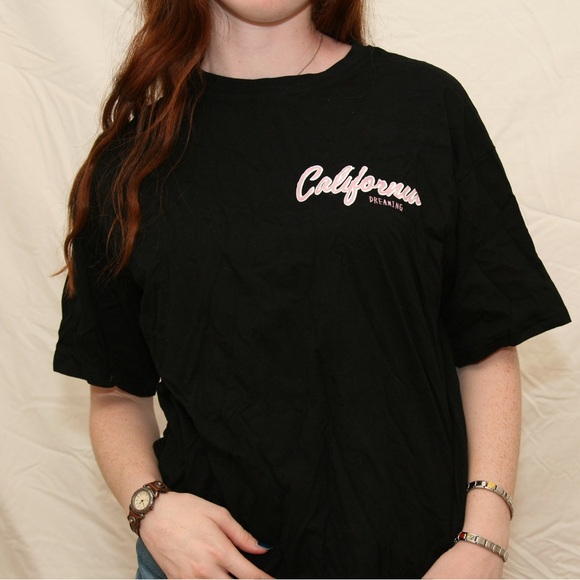 California Dreaming Surfer Summer Black BIG TEE with Lettering - Picture 2 of 4